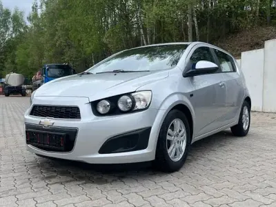 Używany Chevrolet Aveo LT 101 KM (74 kW) 2011 Srebrny Hatchback