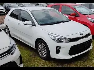 Gebraucht Kia Rio DREAM-TEAM Edition 99 PS (72 kW) 2019 Weiß Limousine