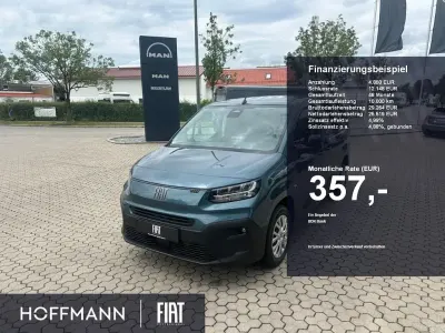 Neu Fiat Doblò 131 PS (96 kW) 2026 Blau Van / Kleinbus