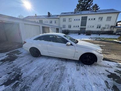 Gebraucht Mercedes E200 Avantgarde 184 PS (135 kW) 2011 Coupé