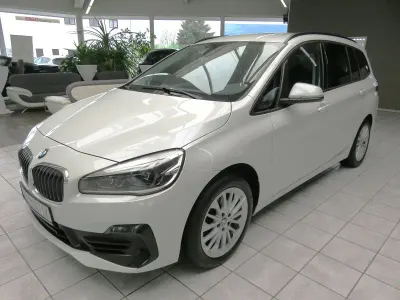 Używany BMW 218 Advantage 140 KM (102 kW) 2020 Biały Kombi