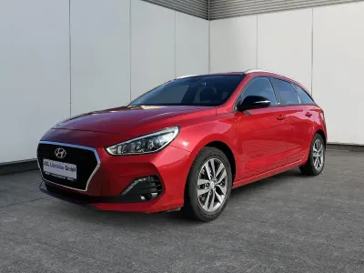 Gebraucht Hyundai i30 Passion 120 PS (88 kW) 2018 Fiery red Kombi