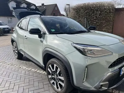 Gebraucht Toyota Yaris Cross Edition 131 PS (96 kW) 2024 Grün SUV