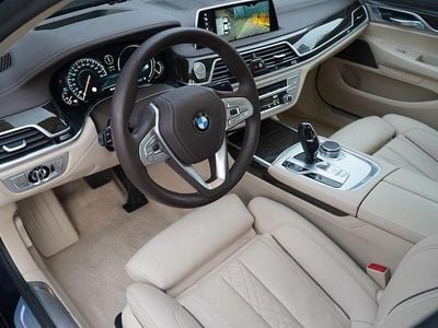 Gebraucht BMW 730 Sport Line 265 PS (194 kW) 2018 Blau Limousine