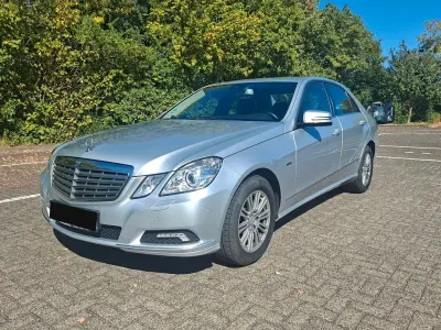 Gebraucht Mercedes E250 Elegance 204 PS (150 kW) 2009 Grau Limousine