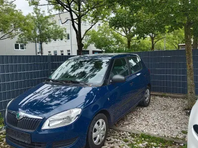 Gebraucht Skoda Fabia Cool Edition 60 PS (44 kW) 2010 Blau Limousine