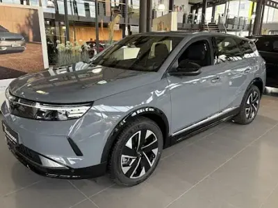 Usado Opel Grandland Electric Edition 156 kW (213 HP) 2025 Cinzento SUV
