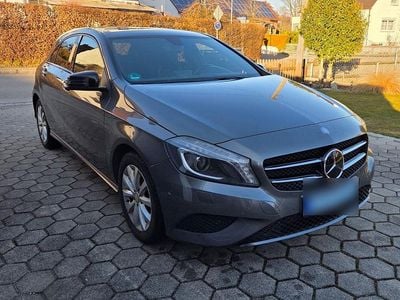 Gebraucht Mercedes A200 156 PS (114 kW) 2013 Grau Kleinwagen