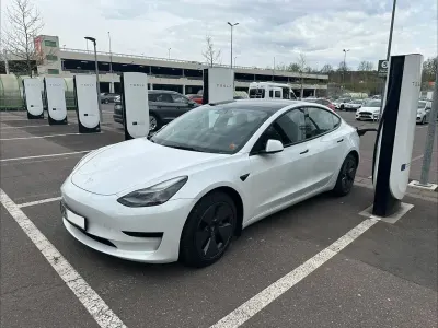 Used Tesla Model 3 Standard Range Plus 239 kW (325 HP) 2021 White Sedan