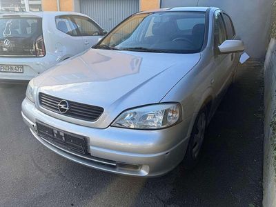 Gebraucht Opel Astra Comfort 101 PS (74 kW) 1999 Silber Limousine