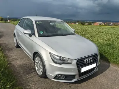 Gebraucht Audi A1 Ambition 105 PS (77 kW) 2012 Grau Kleinwagen