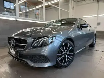 Gebraucht Mercedes E220 Night 194 PS (142 kW) 2019 Grau Coupé