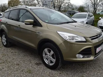 Gebraucht Ford Kuga Titanium 140 PS (102 kW) 2013 Grün SUV