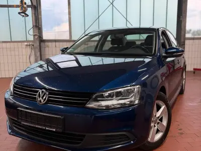 Używany VW Jetta 140 KM (102 kW) 2011 Niebieski Sedan/Limuzyna