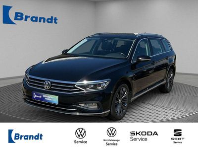 Deep black perleffekt (metallic) Gebraucht 2020 VW Passat Elegance Kombi | 17.290 € (Etwas zu teuer)