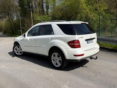 Gebraucht Mercedes ML350 231 PS (169 kW) 2011 Weiß SUV