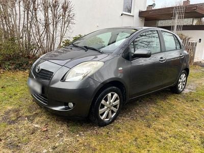 Gebraucht Toyota Yaris 69 PS (50 kW) 2008 Grau Kleinwagen