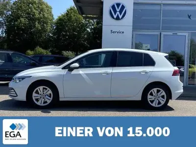 Gebraucht VW Golf VIII Active 131 PS (96 kW) 2023 Weiß