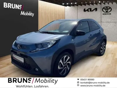 Gebraucht Toyota Aygo X 72 PS (52 kW) 2025 Grau SUV