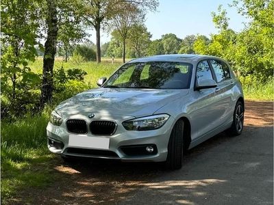 Gebraucht BMW 118 Advantage 136 PS (100 kW) 2017 Silber Kleinwagen