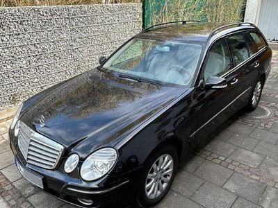 Gebraucht Mercedes E200 Elegance 184 PS (135 kW) 2008 Schwarz Kombi