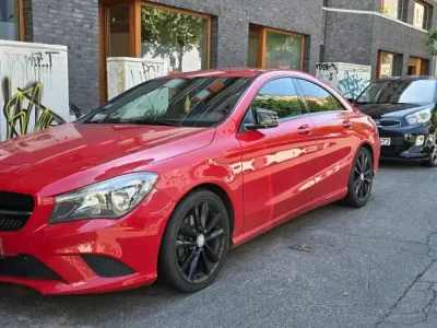 Gebraucht Mercedes CLA200 136 PS (100 kW) 2013 Rot Coupé