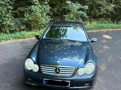 Second-hand Mercedes C200 120 CP (88 kW) 2002 Albastru Coupe