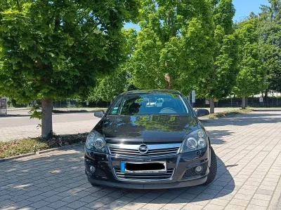 Gebraucht Opel Astra Edition 116 PS (85 kW) 2008 Schwarz Limousine