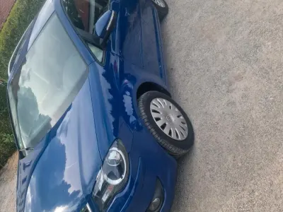Gebraucht VW Touran 140 PS (102 kW) 2010 Blau Van / Kleinbus