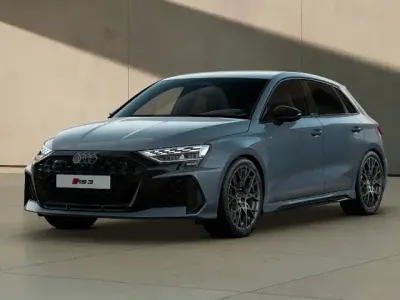 Neu Audi RS3 Sportback Comfort 400 PS (294 kW) 2026 Kemoragrau metallic Kleinwagen