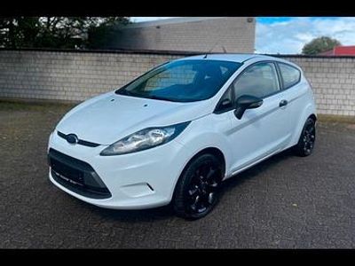 Gebraucht Ford Fiesta 82 PS (60 kW) 2012 Weiß Kleinwagen