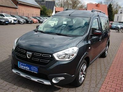 Usata Dacia Dokker Stepway 102 CV (75 kW) 2019 Nero Monovolume