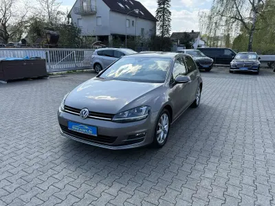Gebraucht VW Golf VII Highline 150 PS (110 kW) 2016 Limestone grey Limousine