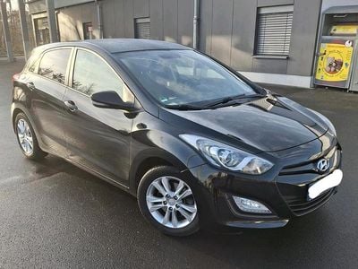Gebraucht Hyundai i30 110 PS (80 kW) 2014 Schwarz Limousine