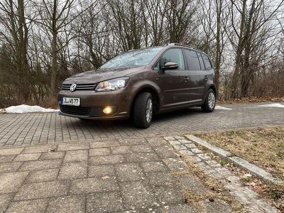 Braun Gebraucht 2013 VW Touran Life Van / Kleinbus | 9.990 € (Fairer Preis)