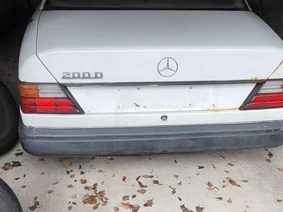 gebraucht Mercedes E200 1te Hand garagenfund