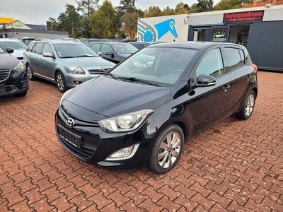 Gebraucht Hyundai i20 Style 90 PS (66 kW) 2014 Schwarz Limousine