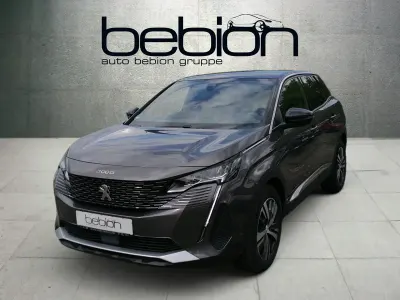 Gebraucht Peugeot 3008 Allure 131 PS (96 kW) 2024 Metfa platinium grau SUV