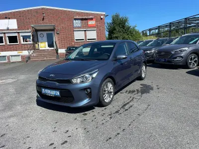 Gebraucht Kia Rio DREAM-TEAM Edition 84 PS (61 kW) 2018 Blau Limousine