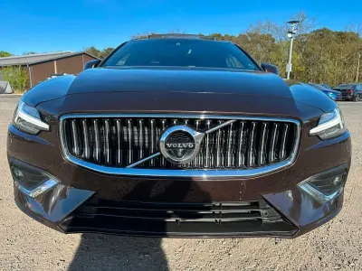 Gebraucht Volvo V60 Inscription 190 PS (139 kW) 2020 Braun Kombi