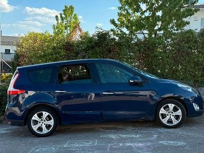 Blau Gebraucht 2009 Renault Grand Scénic III Dynamique Van / Kleinbus | 1.490 € (Etwas zu teuer)