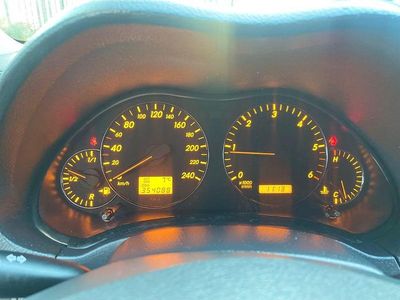 Grau Gebraucht 2005 Toyota Avensis Sol Kombi | 1.800 € (Fairer Preis)