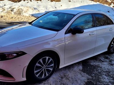 Weiß Gebraucht 2022 Mercedes A180 Limousine | 24.500 € (Etwas zu teuer)