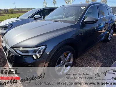 Second-hand Audi e-tron S-Line 300 kW (408 CP) 2022 Gri SUV