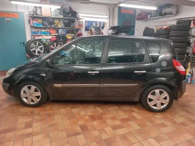 Gebraucht Renault Scénic II 113 PS (83 kW) 2004 Schwarz Van / Kleinbus