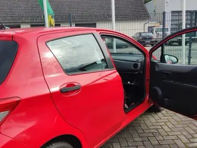 Used Toyota Yaris 69 HP (50 kW) 2014 Red Hatchback