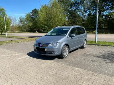 Usata VW Touran 140 CV (102 kW) 2010 Grigio Monovolume