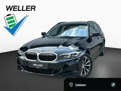 Gebraucht BMW 330e Sport Line 292 PS (214 kW) 2023 Schwarz Limousine