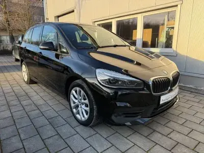 Gebraucht BMW 218 Gran Tourer Advantage 150 PS (110 kW) 2022 Schwarz Van / Kleinbus