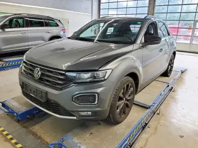 Gebraucht VW T-Roc Style 150 PS (110 kW) 2022 Grau indiumgrau metallic (metallic) SUV